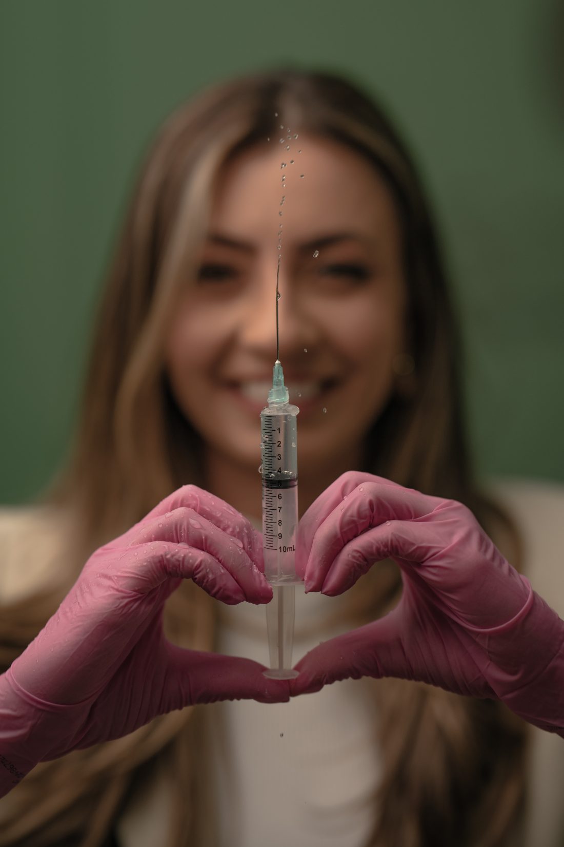Sorraila em atendimento de estética facial